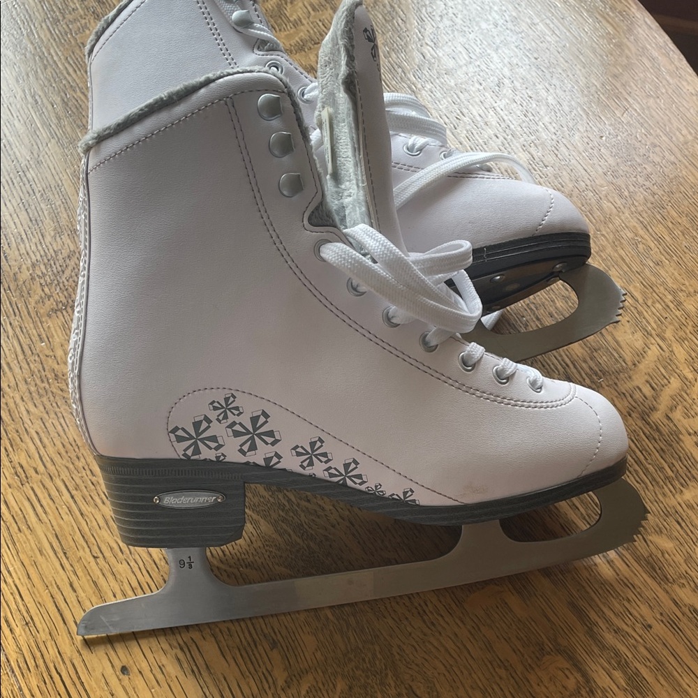 Stylish White Ice Skates for Women